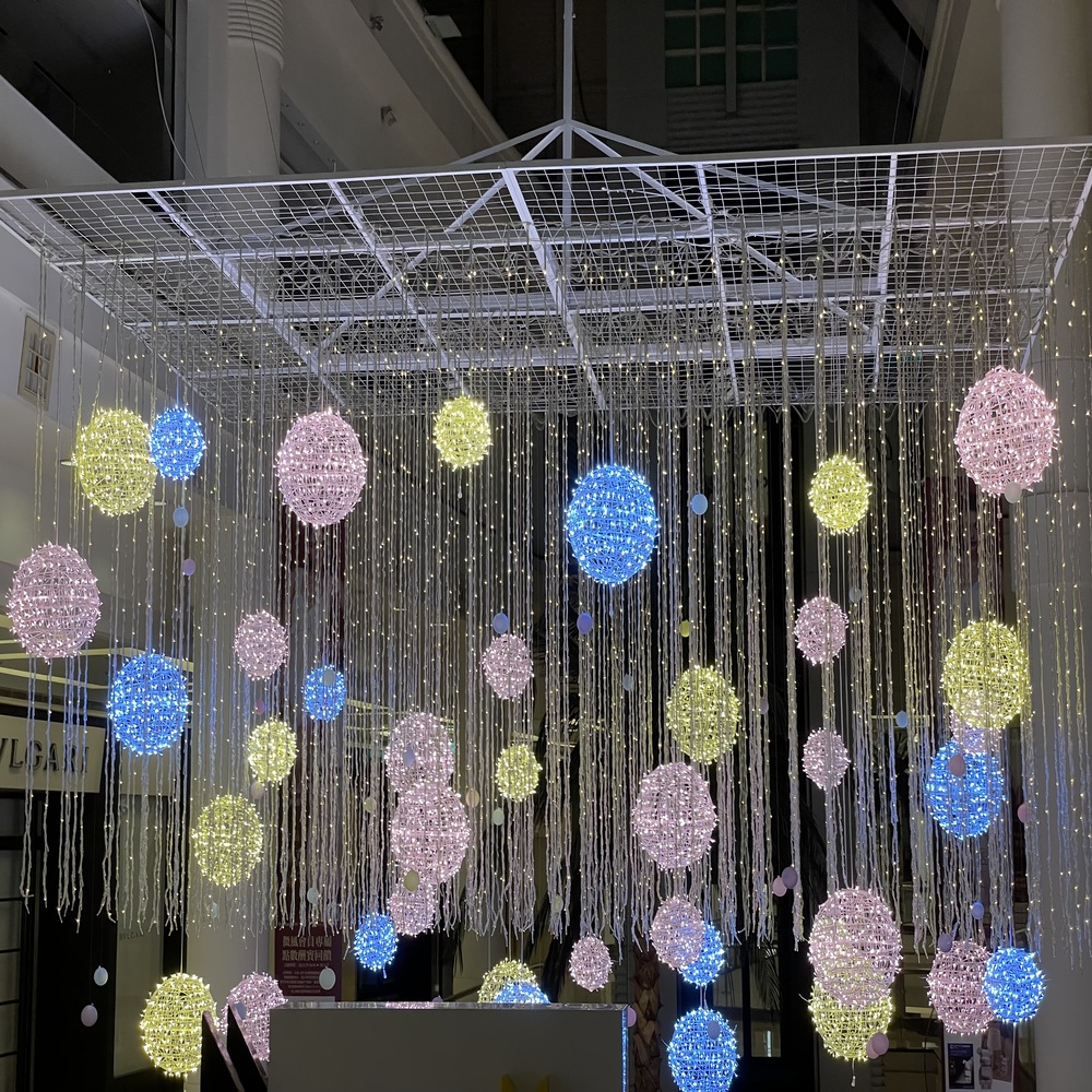 掛樹球燈實景圖211001.jpg 掛樹球燈實景圖211001.jpg